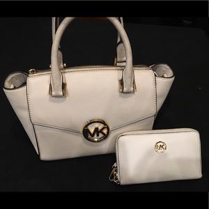 Michael Kors Purse and Wristlet